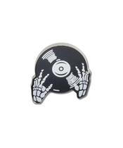 Jibbitz Crocs Mãos de Esqueleto com Disco Cor única