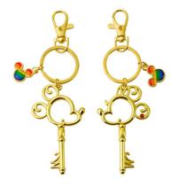 Jogo 2 chaveiros dourados mickey minnie formato chave arco-íris 7.5cm - disney