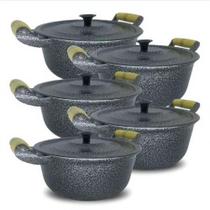 Jogo 5 Caçarolas Alumínio Preto Alça e Pomel de Madeira do 22 ao 30 cm Jogo 5 Caçarolas Alumínio Preto Alça e Pomel de Madeira do 22 ao 30 cm