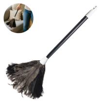 Jogo com 10 espanadores n35 com penas e cabo de madeira Jogo com 10 espanadores n35 com penas e cabo de madeira