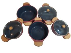 Jogo com 5 Panelas Antiaderente Cerâmica Vermelhas de Alumínio Fundido com Tampas de Vidro Jogo com 5 Panelas Antiaderente Cerâmica Vermelhas de Alumínio Fundido com Tampas de Vidro