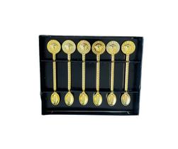 Jogo de 6 Colheres de Café Douradas Estilo Versace, Detalhe Medusa