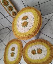Jogo de banheiro de crochê com 4 peças e flores embutidas