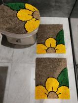 Jogo de banheiro frufru flor amarela - 3 peças - etc e tal artesanato