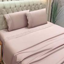 Jogo de Cama Lençol Bella King 4 Peças MicroPercal 300 Fios Bordado Inglês Macio - Rosê - 100% Poliéster Jogo de Cama Lençol Bella King 4 Peças MicroPercal 300 Fios Bordado Inglês Macio - Rosê - 100% Poliéster
