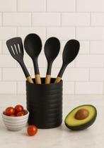 Jogo de Cozinha Kit Com12 Peças de Silicone, Utensílios e Copo Suporte para Cozinha Cabo de Madeira Jogo de Cozinha Kit Com12 Peças de Silicone, Utensílios e Copo Suporte para Cozinha Cabo de Madeira