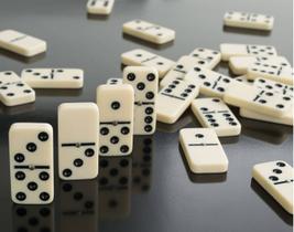 Jogo de Dominó Double Six em resina Com Estojo