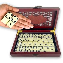 Jogo de Dominó Profissional com Estojo de Madeira 28 Peças em Resina, Acabamento Premium Jogo de Dominó Profissional com Estojo de Madeira 28 Peças em Resina, Acabamento Premium