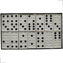 Jogo de Domino Tradicional Com Peças de Plástico Jogo de Domino Tradicional Com Peças de Plástico