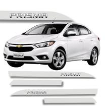 Jogo de Friso Chevrolet Prisma Alto Relevo Grafia Cromada Ponta de Faca Cores Protetor de Porta