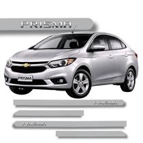 Jogo de Friso Chevrolet Prisma Grafia Cromada Alto Relevo Ponta Redonda Cores Protetor de Porta