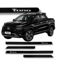 Jogo de Friso Fiat Toro Grafia Cromada Alto Relevo Redondo Cores Protetor de Porta