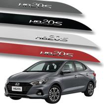 Jogo de Friso Hyundai HB20s Grafia Cromada Alto Relevo Ponta Faca Cores Protetor de Porta