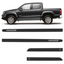 Jogo de Friso Lateral Amarok CD 2010 a 2019 Cinza Iron com Grafia Tipo Borrachão