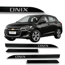Jogo de Friso Lateral Chevrolet Onix Facao com Grafia Protetor de Porta