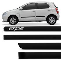 Jogo de Friso Lateral Etios Hatch Sedan 2012 a 2020 Preto Grafia Alto Relevo Tipo Borrachão