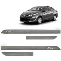 Jogo de Friso Lateral Yaris 2018 a 2021 Cinza Cosmopolita Alto Relevo Jogo de Friso Lateral Yaris 2018 a 2021 Cinza Cosmopolita Alto Relevo