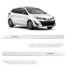Jogo de Friso Lateral Yaris 2019 a 2024 Branco Polar Alto Relevo Jogo de Friso Lateral Yaris 2019 a 2024 Branco Polar Alto Relevo