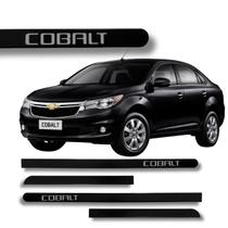 Jogo de Friso Porta Lateral Chevrolet Cobalt Grafia Ponta Redonda Cores Protetor de Porta
