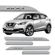 Jogo de Friso Porta Nissan Kicks Cromado Alto Relevo Cores Protetor de Porta Jogo de Friso Porta Nissan Kicks Cromado Alto Relevo Cores Protetor de Porta