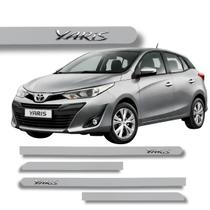 Jogo de Friso Yaris Hatch Sedan Alto Relevo Cromado Cores Protetor de Porta