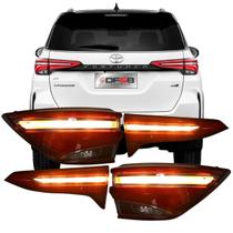 Jogo de lanternas traseiras com LED Toyota SW4 2021 2022 2023 2024 2025 2026 Jogo de lanternas traseiras com LED Toyota SW4 2021 2022 2023 2024 2025 2026