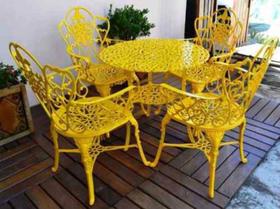 Jogo De Mesa Floral Amarelo Em Alumínio Fundido - Cód 2041
