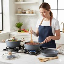 Jogo de Panela Antiaderente com Cabo de Madeira 8 Peças Sortida Jogo de Panela Antiaderente com Cabo de Madeira 8 Peças Sortida