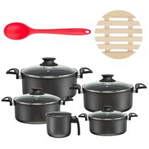 Jogo de Panelas 05 Peças Antiaderentes C/ Tampas de Vidro + 05 Descansos Redondos + Colher de Silicone Vermelha Jogo de Panelas 05 Peças Antiaderentes C/ Tampas de Vidro + 05 Descansos Redondos + Colher de Silicone Vermelha