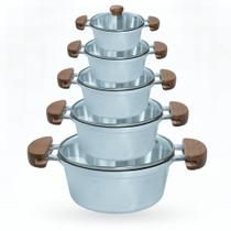 Jogo de Panelas 5 Peças De Alumínio Fundido Com Alça De Madeira e Tampa De Vidro - Polido