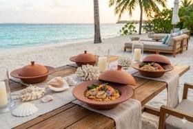 Jogo de Pratos Chapéu com Cloche Rústico e Falésia em Cerâmica