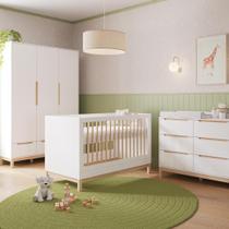 Jogo de Quarto Bebê Cozy Quater 3 Produtos MDF Berço 2 em 1, Cômoda e Guarda Roupa Branco com Carvalho