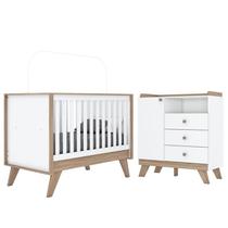 Jogo de Quarto Infantil Confete com Cômoda e Berço Branco/Jequitibá - Móveis Henn Jogo de Quarto Infantil Confete com Cômoda e Berço Branco/Jequitibá - Móveis Henn
