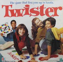 Jogo de Tabuleiro Hasbro Milton Bradley Twister 1998 Family