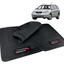 Jogo de Tapete Corolla Fielder 2005 a 2008 Borracha Com Logo