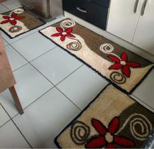 Jogo de Tapete Frufru para Cozinha com Flor - 3 Peças - Marron e Bege - Etc e Tal Artesanato