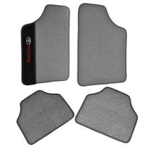 Jogo de Tapetes em PVC Texturizado Modelo Universal com Logo Toyota em Faixa de Carpete Jogo de Tapetes em PVC Texturizado Modelo Universal com Logo Toyota em Faixa de Carpete
