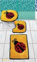 Jogo De Tapetes Para Banheiro Formato Joaninhas Vermelhas com Amarelo - Frufru