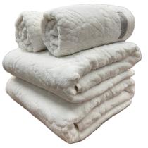 Jogo de Toalha Banhão Gigante Atlântica Barra Veludo 100% Algodão Fio Penteado Alto Relevo Jogo de Toalha Banhão Gigante Atlântica Barra Veludo 100% Algodão Fio Penteado Alto Relevo