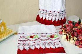 Jogo de Toalhas Bordadas Rosto e Mão - Brenda Jogo de Toalhas Bordadas Rosto e Mão - Brenda