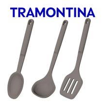 Jogo De Utensílios Tramontina Softta Em Silicone 3 Peças Colher de Servir Concha Espátula Vazada Jogo De Utensílios Tramontina Softta Em Silicone 3 Peças Colher de Servir Concha Espátula Vazada