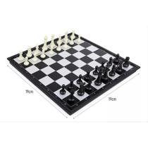 Jogo de xadrez portátil dobrável com tabuleiro magnético e peças completas Jogo de xadrez portátil dobrável com tabuleiro magnético e peças completas