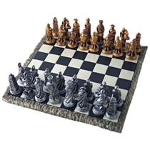 Jogo De Xadrez Tabuleiro Coleção Medieval Prata/bronze Resina