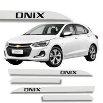 Jogo Friso Lateral Chevrolet Onix Branco Summit Grafia Original 2012 A 2022