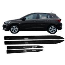 Jogo Friso Lateral Novo Onix 2020/2022 Preto Ouro Negro Jogo Friso Lateral Novo Onix 2020/2022 Preto Ouro Negro