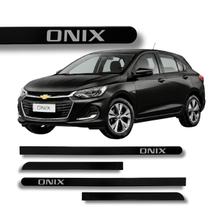 Jogo Friso Lateral Onix Ouro Negro Ponta Redonda Com Grafia