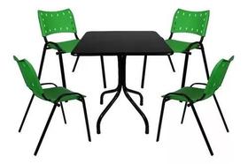 Jogo Mesa Moema 70x70 Preta com 4 Cadeiras Empilhavél Iso Verde