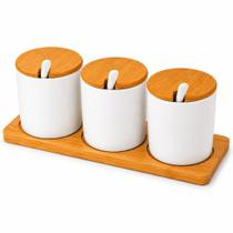 Jogo Porta Temperos 3 Potes de Cerâmica com Tampa de Bambu, Colheres e Bandeja Jogo Porta Temperos 3 Potes de Cerâmica com Tampa de Bambu, Colheres e Bandeja