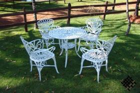 Jogo Primavera (01 Mesa + 04 Poltronas) Alumínio Fundido Jardim Varanda Piscina Área Gourmet Campo Artesane Móveis