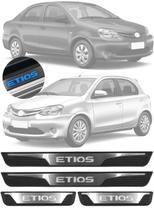 Jogo Soleira com LED Toyota Etios Hatch e Sedan 2013 Em Diante Aço Escovado Jogo Soleira com LED Toyota Etios Hatch e Sedan 2013 Em Diante Aço Escovado